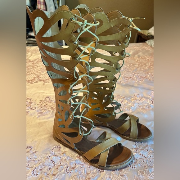 Forever  Tan Gladiator Sandals with Intricate Straps - Picture 1 of 10